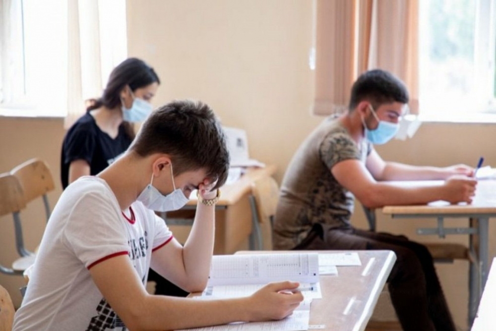 Sabah 14 minə yaxın şagird buraxılış imtahanı verəcək