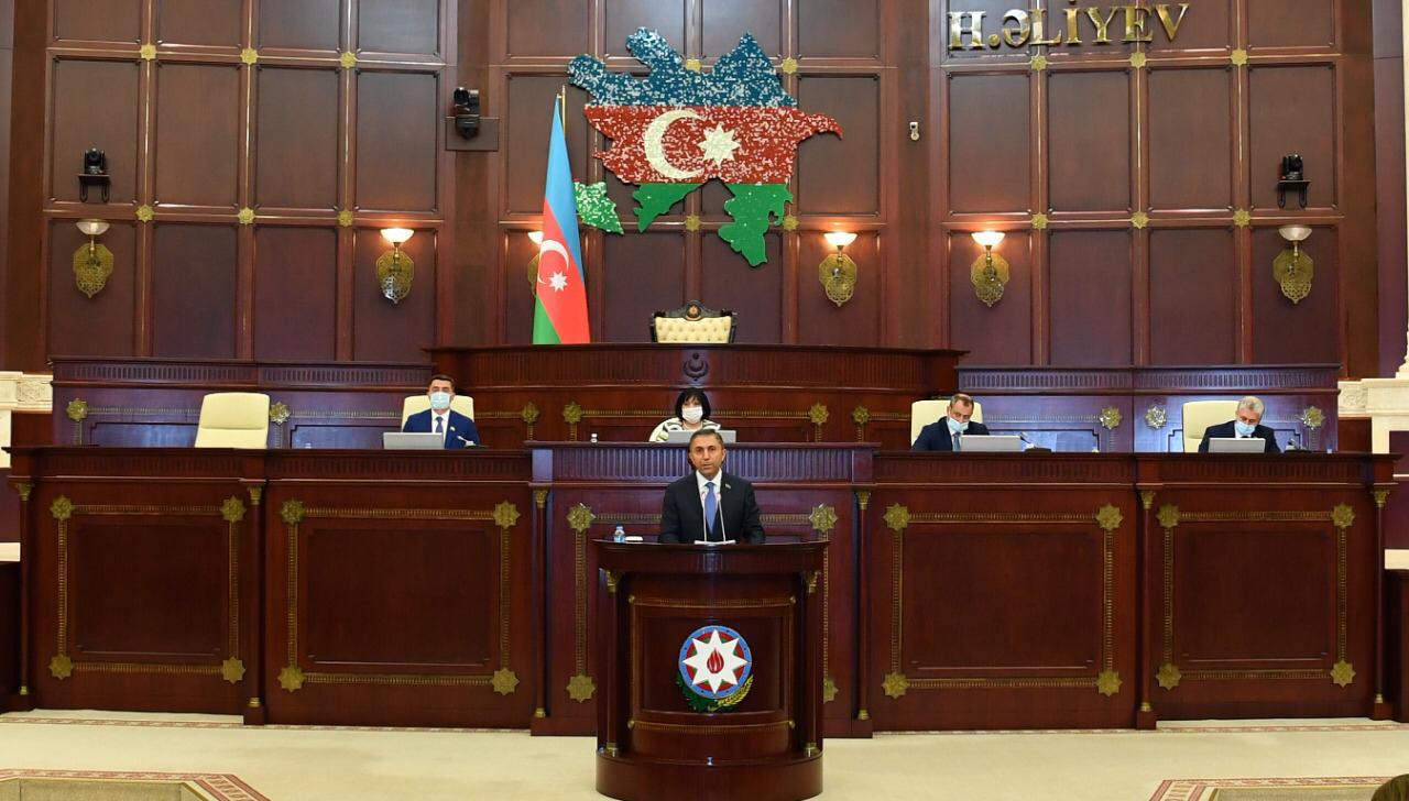 Komitə sədri təhsilhaqqının azadılması təklifinə CAVAB VERDİ