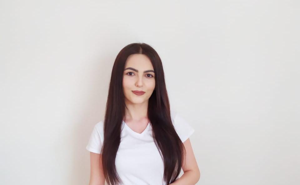 Yalnız ixtisası bilməklə şagirdləri hərtərəfli inkişaf etdirmək olmaz-MİQ-də yüksən nəticə göstərən müəllim  