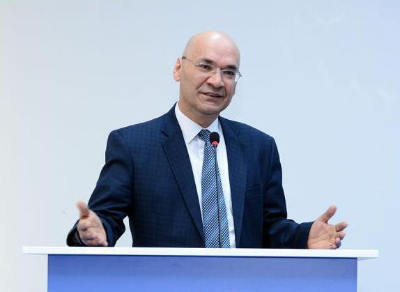 50 % məktəblərin yerləşdiyi ərazilərdə normal internet yoxdur-Osmam Gündüz