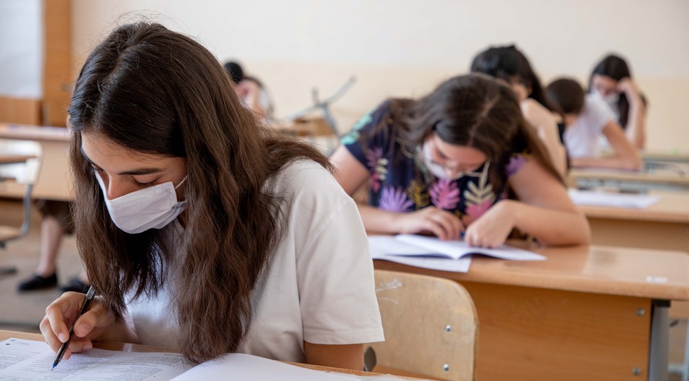 Qızdırması olan 1 nəfər imtahana buraxılmadı, daha 3 nəfər xaric edildi