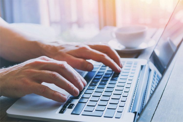 Nazir onlayn tədrisdə kompüter və ya internetlə bağlı yaranan problemə münasibət bildirib
