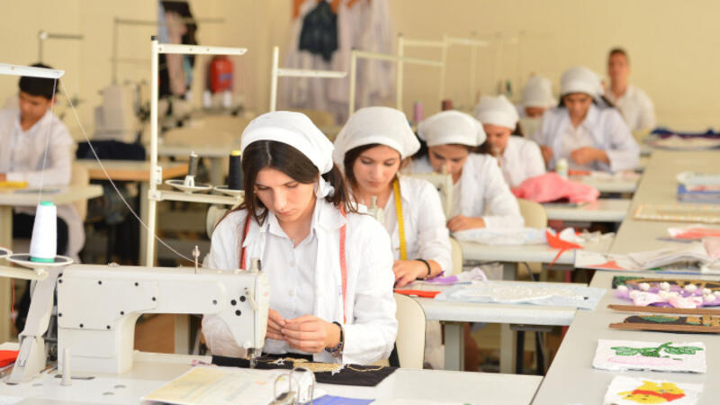 Sabah peşə təhsili müəssisələrinə sənəd qəbulu başa çatır