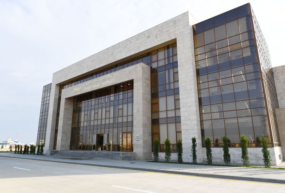 Prezident Sumqayıtda Peşə Təhsil Mərkəzinin açılışında iştirak edib