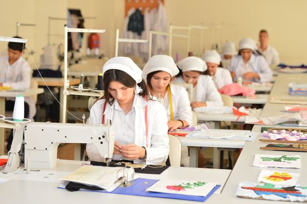 Peşə təhsili üzrə sənəd qəbulu başa çatır