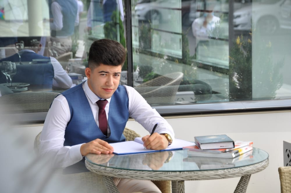 Kürdəmirli əkizlər Bakı Ali Neft Məktəbini seçdi
