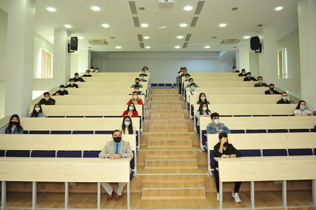 BMU-da ilk kurs tələbələri ilə növbəti tanışlıq görüşləri baş tutub