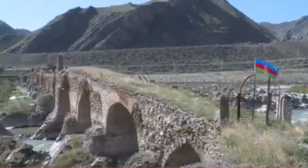 “Sinifdənxaric oxu” -  Məmməd Arazın “Ayağa qalx, Azərbaycan”şeiri  -RUBRİKA-VIDEO