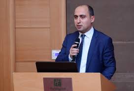 “Ən optimal qərar tədrisin distant formada həyata keçirilməsidir” – Emin Əmrullayev