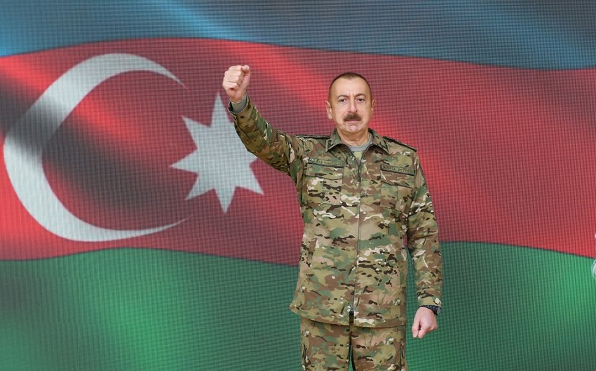 ADNSU-nun rektoru Dövlət Bayrağı Günü münasibəti ilə tələbələrə müraciət edib