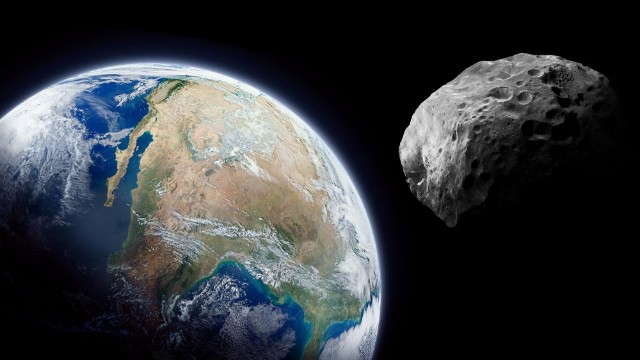 Yer kürəsinə nəhəng meteorit yaxınlaşır    