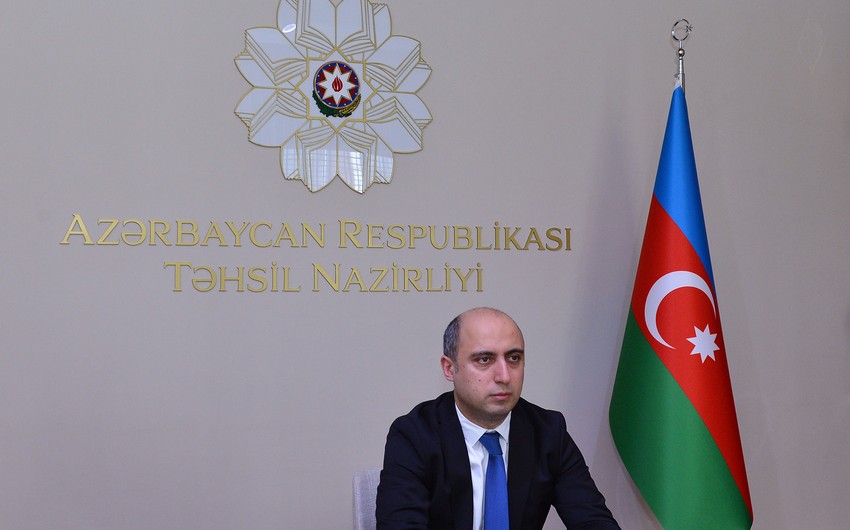 Təhsil naziri qəzada həlak olan tələbələrin yaxınlarına başsağlığı verdi    
