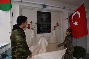 ADNSU-nun məzun şəhidinin xatirə lövhəsinin açılışı olub - FOTO