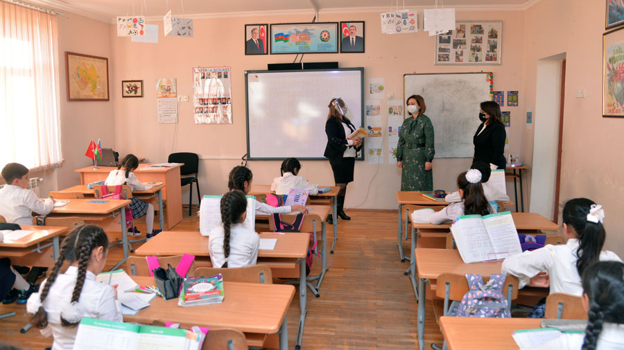 BŞTİ rəhbərliyi əyani tədris prosesinin gedişini izləyib - FOTO