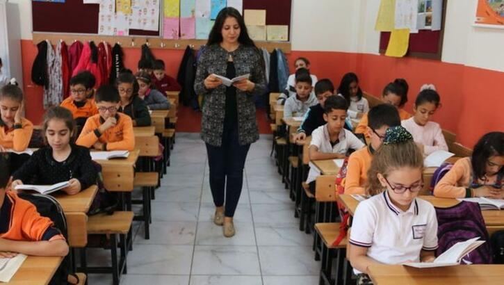 Türkiyədə məktəblərin açılacağı vaxt elan olundu