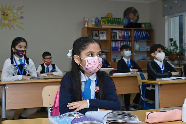 Koronavirusa görə distant təhsilə keçən məktəblər AÇIQLANDI