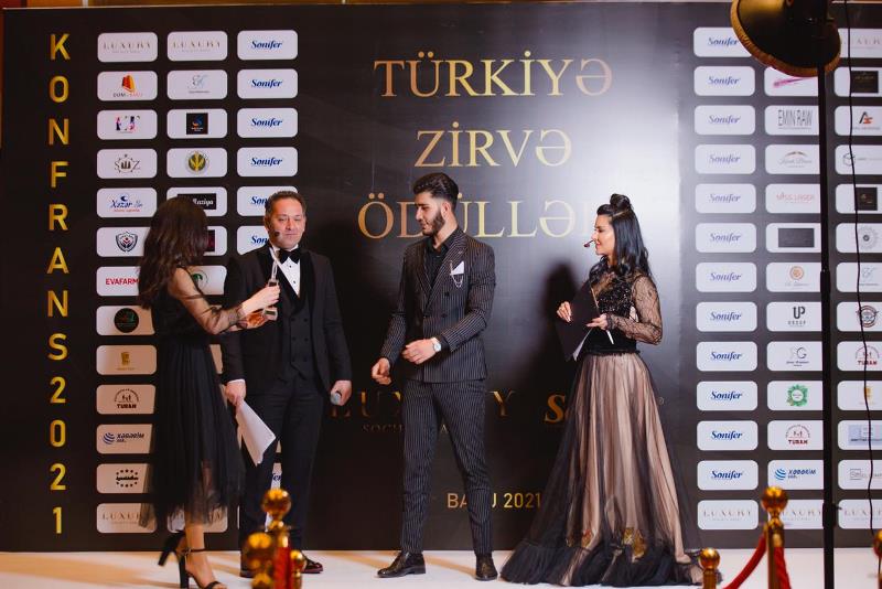 UNEC-in tələbəsi “Gənc iş adamı” mükafatına layiq görülüb - FOTO