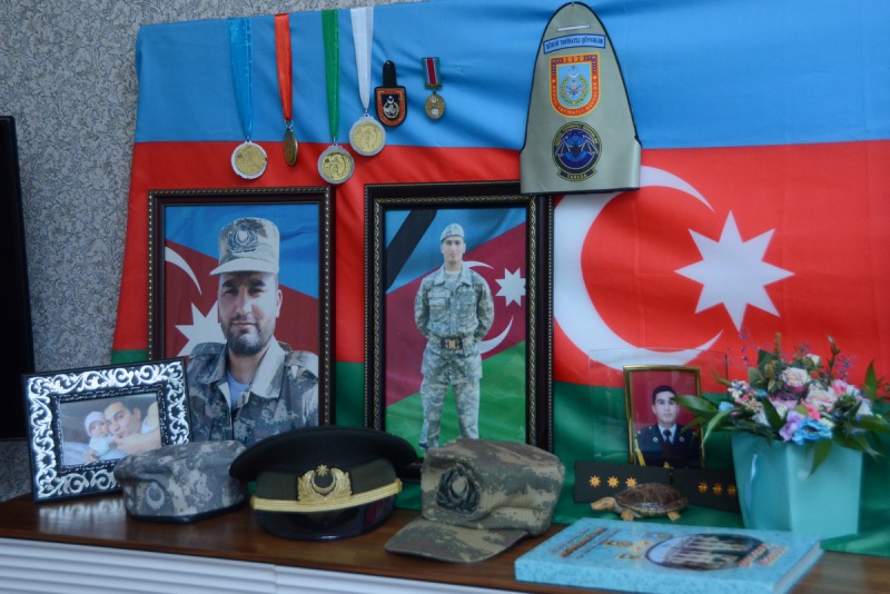 UNEC tələbələri şəhid Mixail Həmidovun ailəsini ziyarət edib