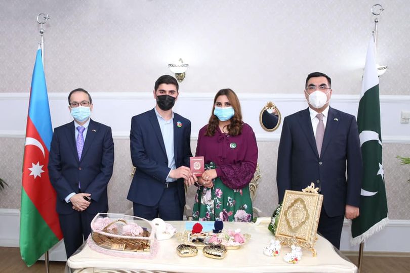 Rektor Elmar Qasımov tələbəsinin nikah şahidi oldu - FOTO