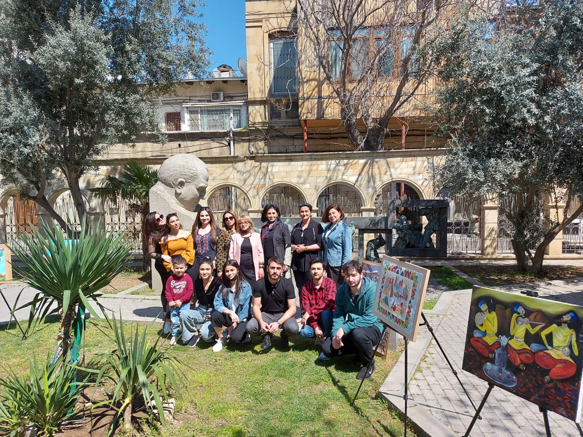 UNEC dizaynerləri Beynəlxalq Abidələr və Tarixi Yerlər Günü münasibətilə  sərgi keçirdi - FOTO