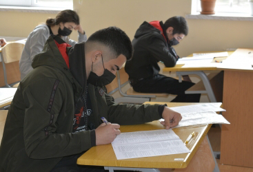 Qubada 1411 şagird biliyini sınayıb