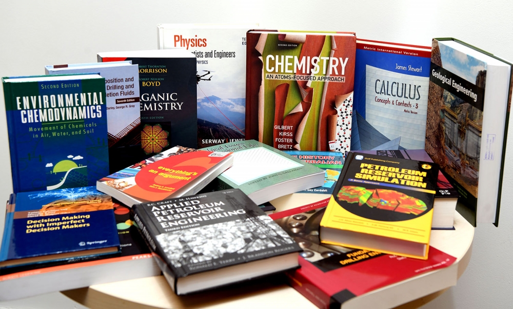 Bu universitet kitabxanasını vacib kitablarla zənginləşdirdi