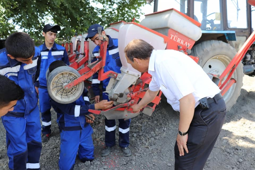 Peşə Təhsil Mərkəzinin tələbələri iş yerində praktik imtahanlar veriblər-FOTO  