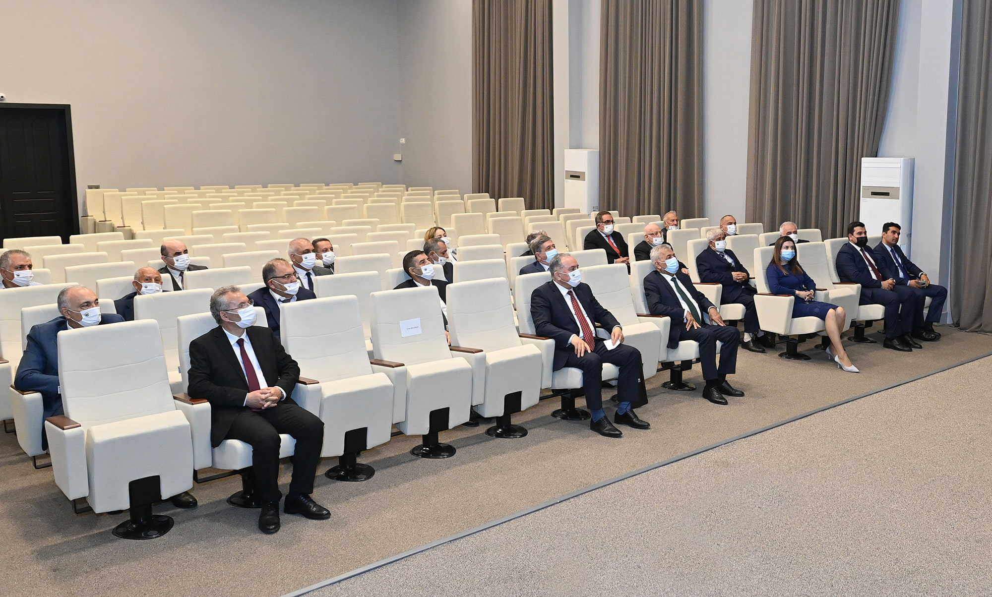 AzTU-nun əməkdaşlarına dövlət təltifləri təqdim edilib-FOTO  