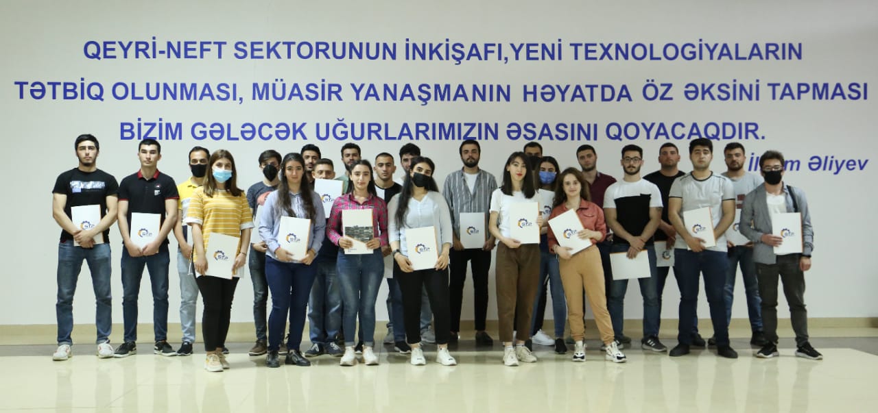 Tərcübələrini uğurla başa vuran BMU tələbələri sertifikatlarla təltif olunub  