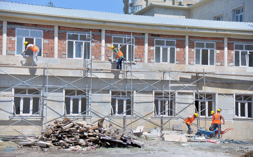 Bakıda qəzalı vəziyyətdə olan iki məktəb söküləcək  