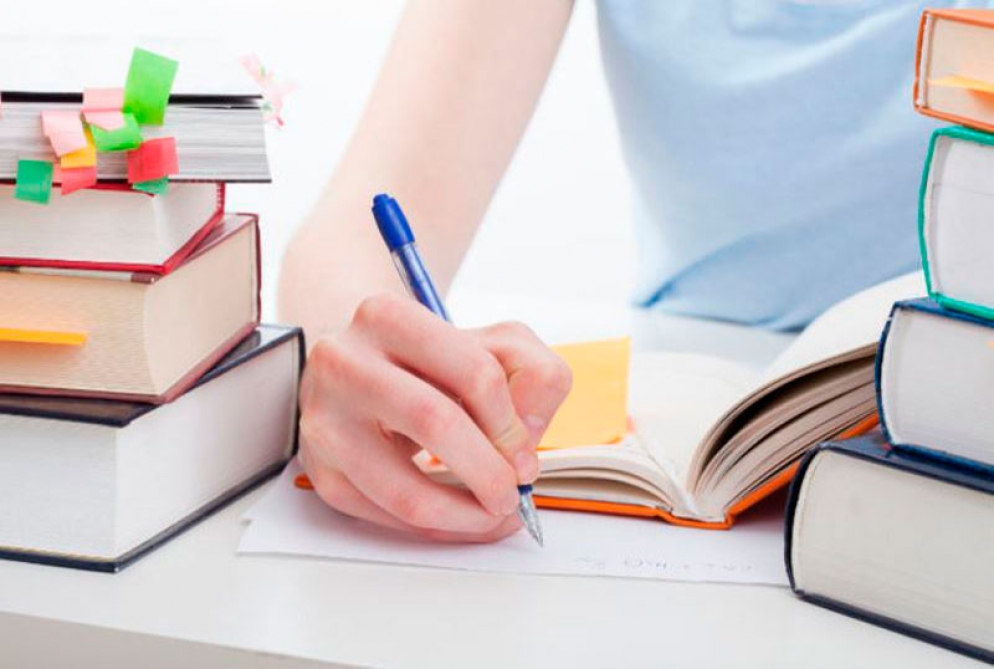 UNEC-də doktoranturaya və dissertanturaya qəbul elan edilir  