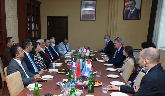 Məzun günü təntənəsi: Səfirlər ADU-ya gəldi - Foto