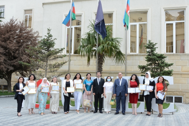 UNEC-də Çin dili kursunu uğurla bitirən məzunlara sertifikatlar təqdim olunub-FOTO