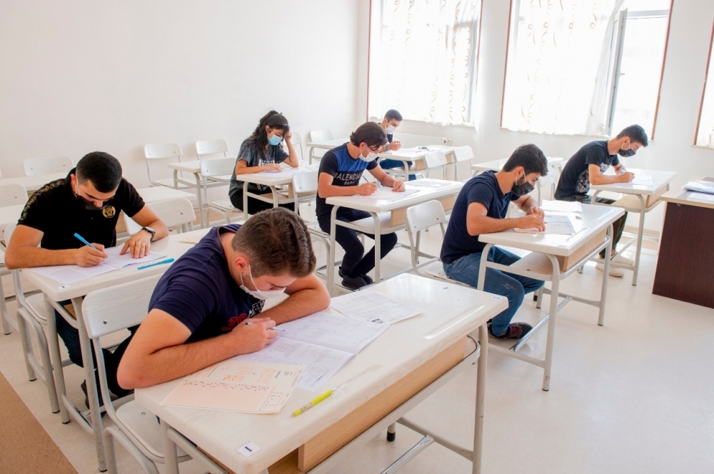 Bu gün 16 mindən çox abituriyent II ixtisas qrupu üzrə imtahan verəcək  