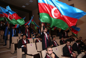 Bakı Ali Neft Məktəbində “Məzun günü”keçirilib