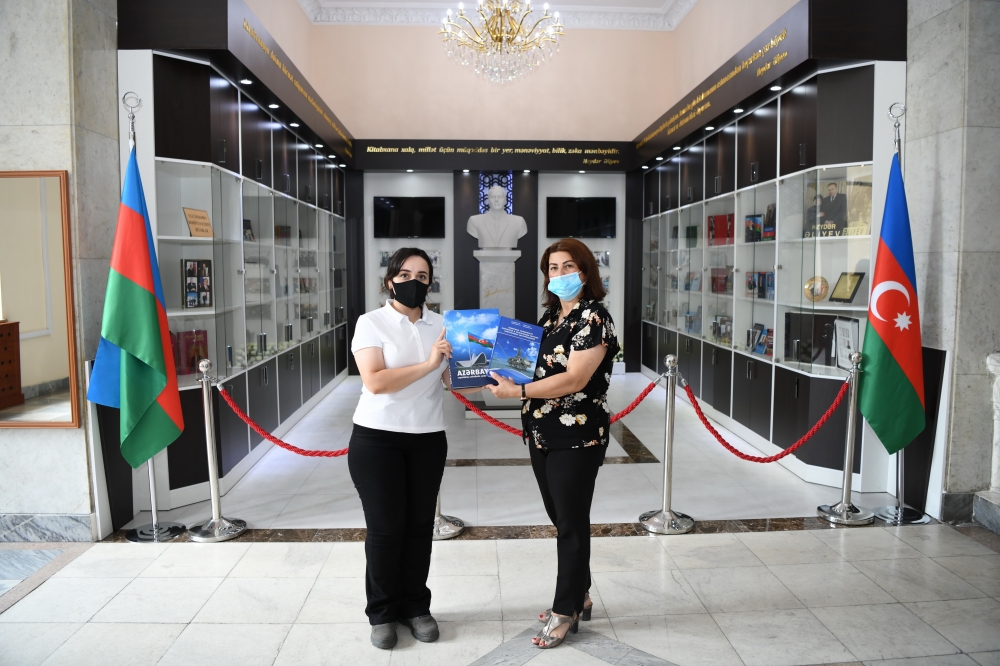 ADNSU-nun “Azİİ Kitab Evi” işğaldan azad olunan bölgələrdəki kitabxanaların fonduna 100 adda kitab hədiyyə edib