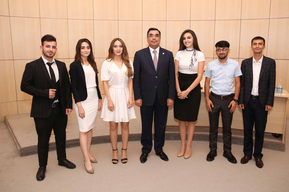 Bakı Ali Neft Məktəbinin altı məzunu Almaniya hökumətinin təqaüdünü qazanıb