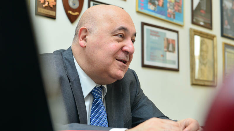 Xalq yazıçısından nümunəvi addım