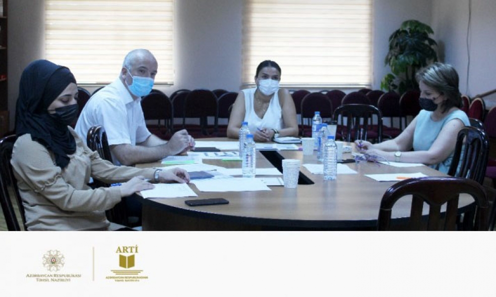 “Səriştəli metodist” layihəsində iştirak etmək istəyənlərin NƏZƏRİNƏ