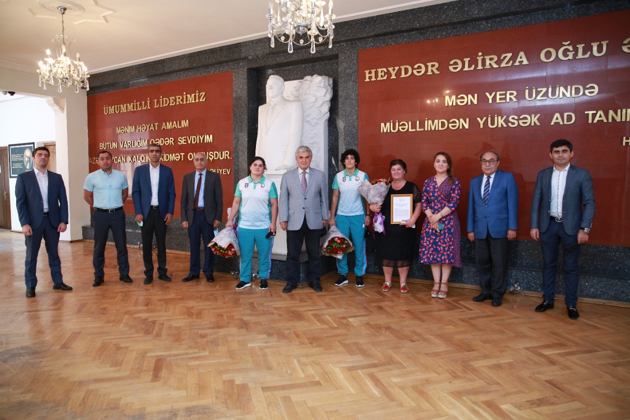 Pedaqoji Universitetdə Paralimpiya çempionu olan bacılarla görüş keçirilib