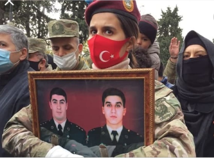 Əri və qardaşı şəhid olan xanım tələbə adını qazandı  