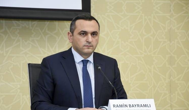 DİM-in eksperti, ATU-nun baş müəllimi. 100-dən çox elmi məqalə və dərsliyin müəllifi-Ramin Bayramlı