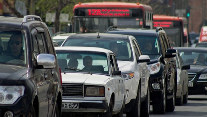 Məktəblərin yaratdığı tıxaclar: ekspert çıxış yolu üçün TƏKLİFLƏR VERDİ  