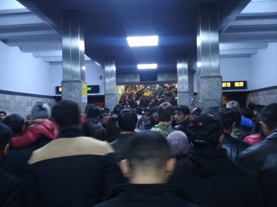 Tələbələrin “Elmlər Akademiyası” stansiyasında yaratdığı sıxlıq necə tənzimlənəcək?- Metropolitendən cavab