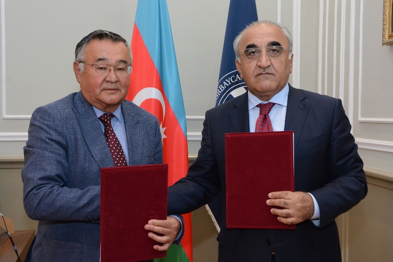 UNEC ilə Qazaxıstanın Miras Universiteti arasında memorandum imzalanıb-Foto