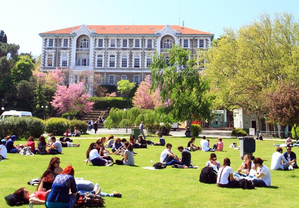 “Azərbaycanlı tələbələr üçün əlimizdən gələn dəstəyi etməyə hazırıq” – Nəhəng universitetin professoru 