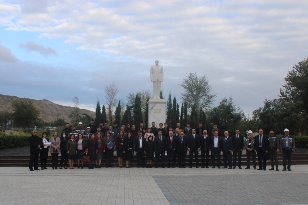 MDU-nun bir qrup kollektiv üzvü “Azərbaycan” İES-ə ekskursiya edib