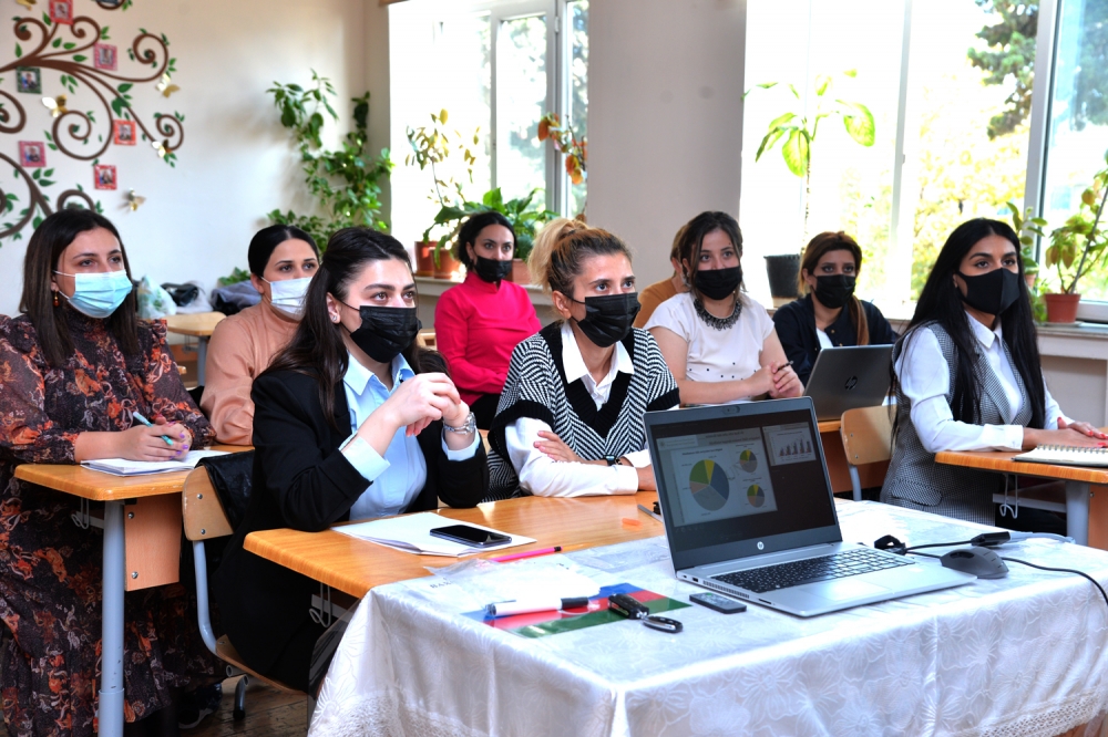 Ümumi təhsil müəssisələrinin direktor müavinləri üçün təlimlər keçirilir