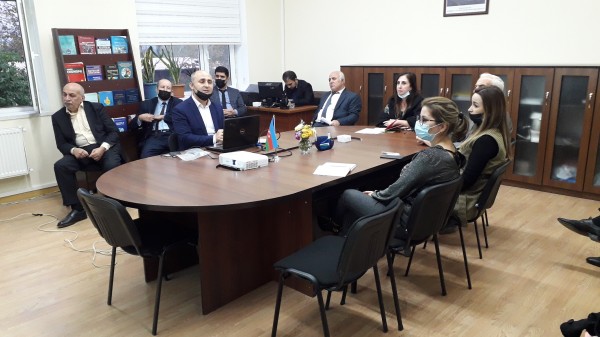 LDU-da iqtisadi mövzuda elmi seminar keçirilib