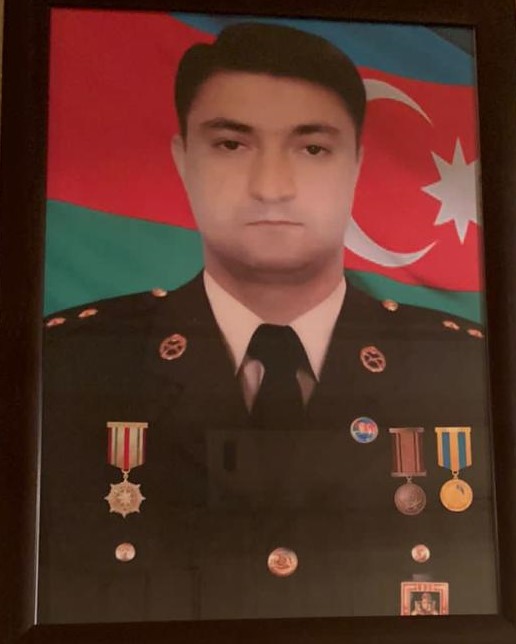 AzTU-nun rektoru universitetin şəhid məzunu Natiq Baxşəliyevin ailəzini ziyarət edib-FOTO